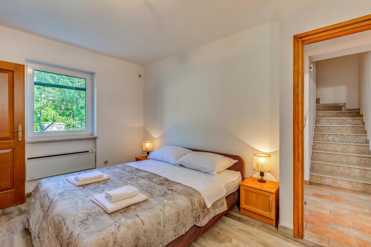 Villa ReaBrseč エクステリア 写真