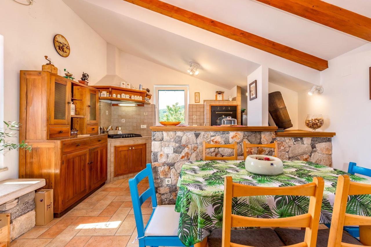 Villa ReaBrseč エクステリア 写真