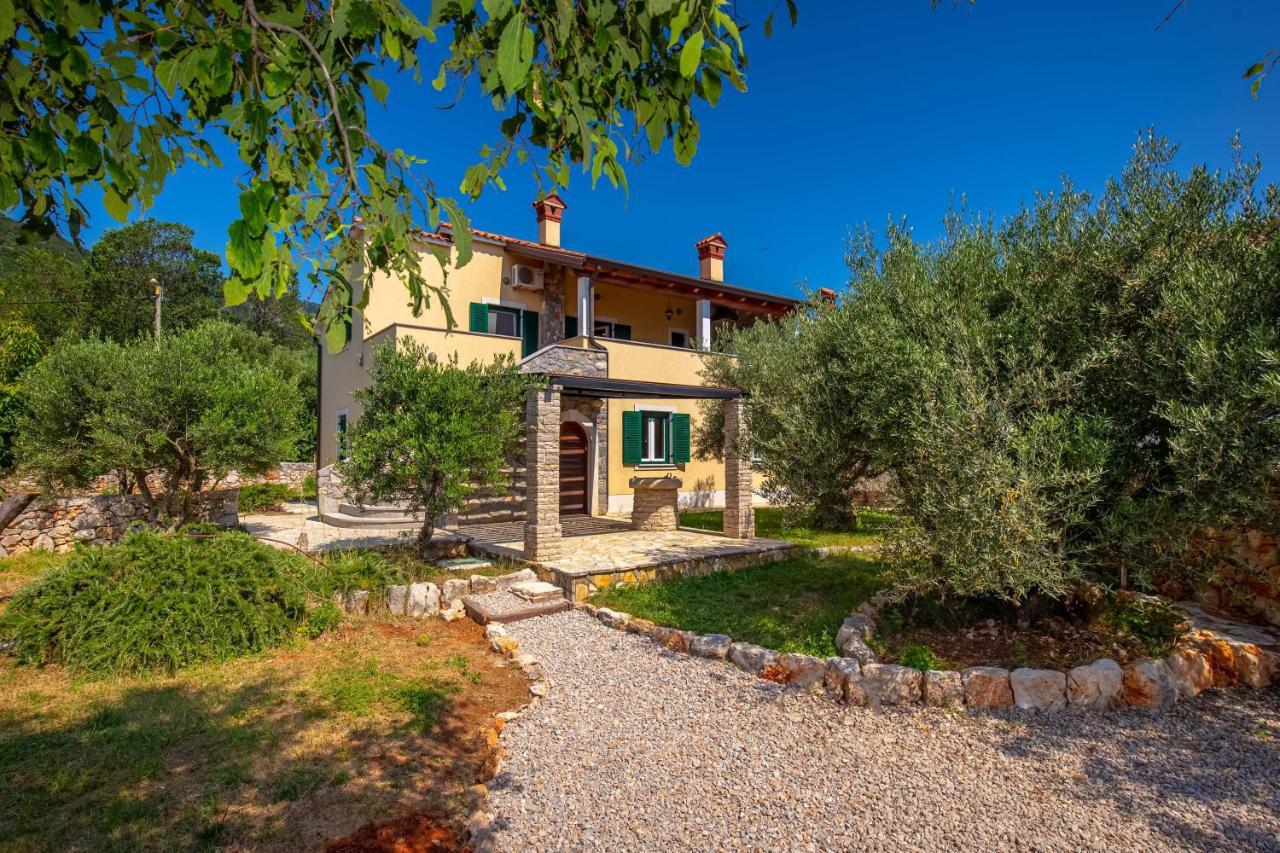 Villa ReaBrseč エクステリア 写真